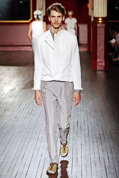 Look 39